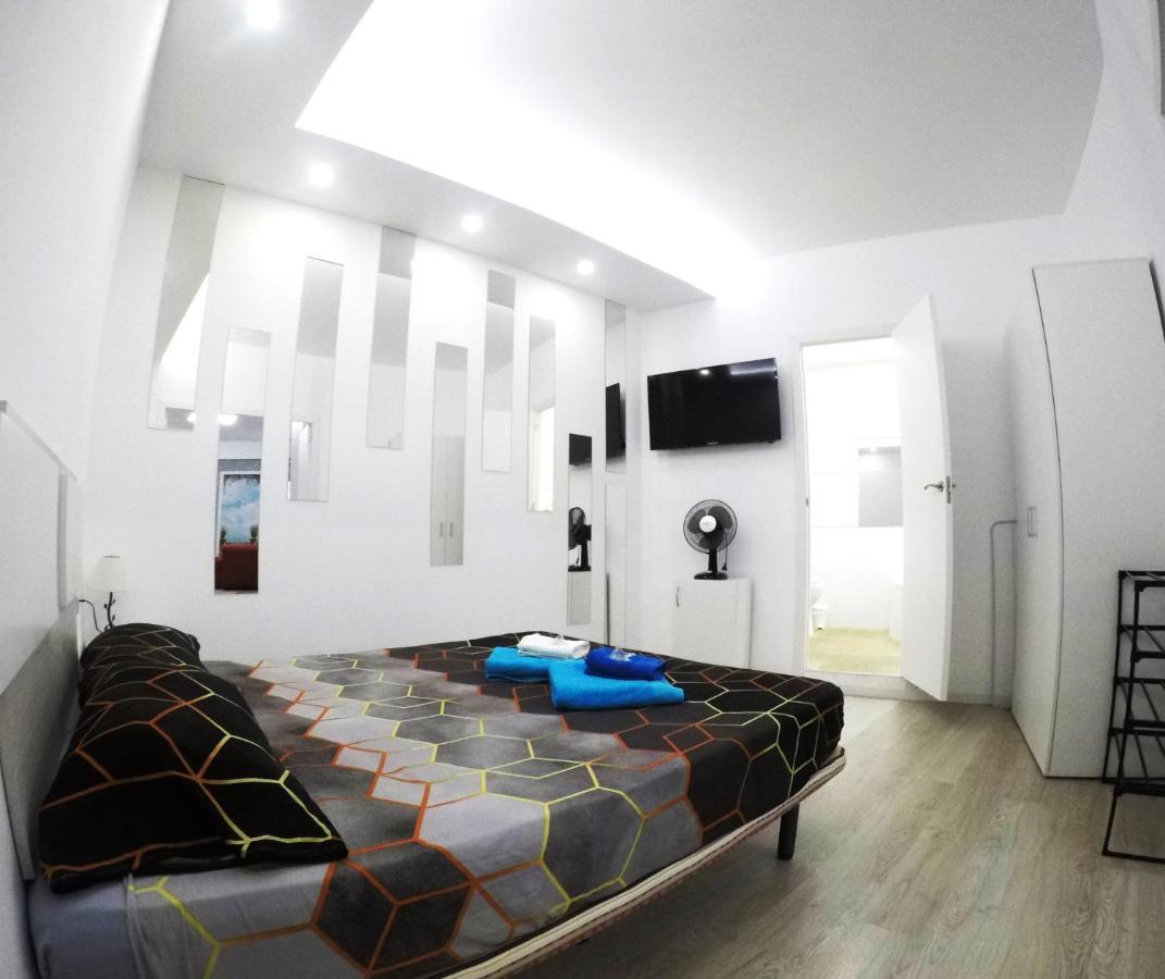 Fantastic 2 Bedrooms, Just 20 Meters From Ocean Playa de las Américas Eksteriør billede