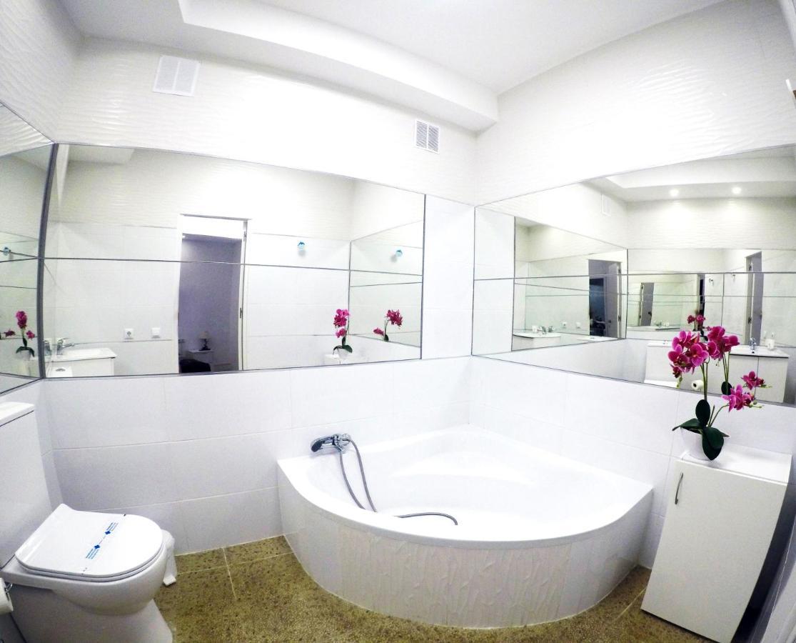 Fantastic 2 Bedrooms, Just 20 Meters From Ocean Playa de las Américas Eksteriør billede