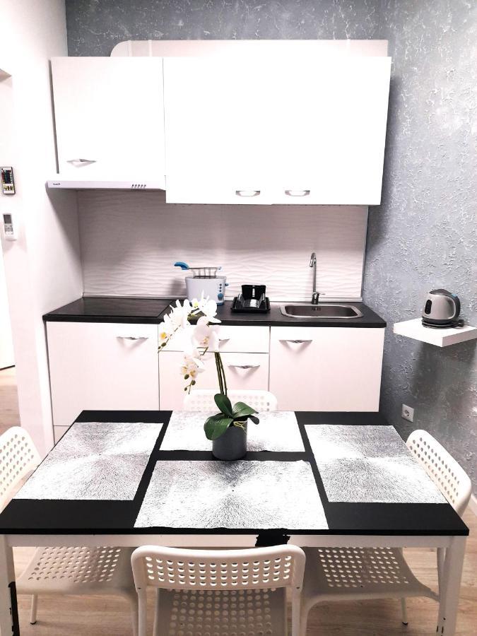 Fantastic 2 Bedrooms, Just 20 Meters From Ocean Playa de las Américas Eksteriør billede
